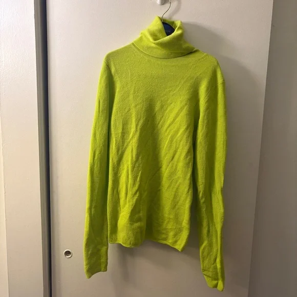Alice + Olivia Lime Green Turtleneck Sweater - Picture 4 of 4